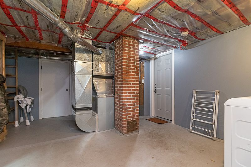 Saanich House for rent - 1 Bedroom — photo 13