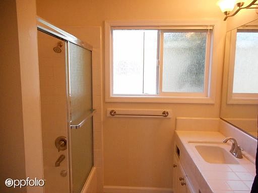 4th image of 205 N Montague Ave