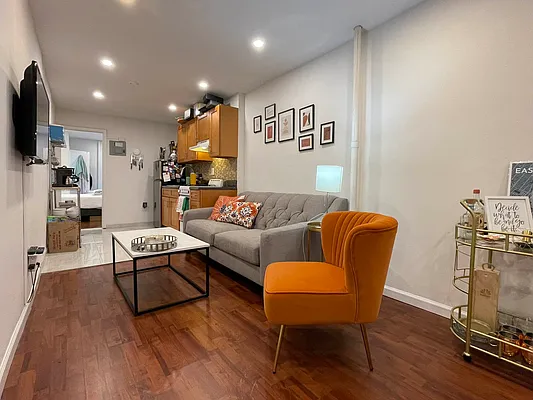 Rented by Compass | media 22