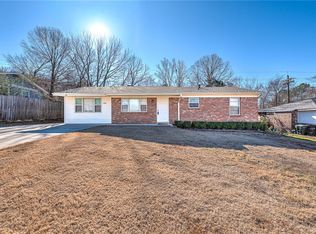1925 S Custer Ln, Fayetteville, AR 72701
