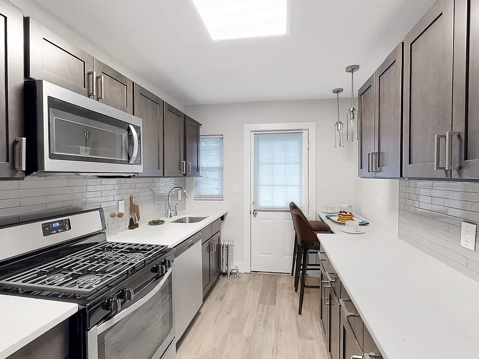Lindcrest Apartments
