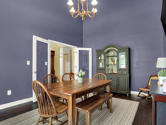 5th image of 18 Canyon Creek Cir