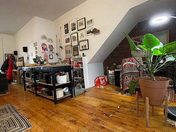 4th image of 314 S 4th St APT 1