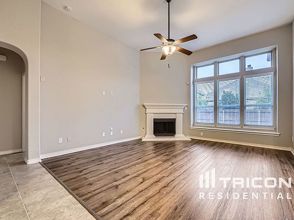 4th image of 1240 Trumpet Dr