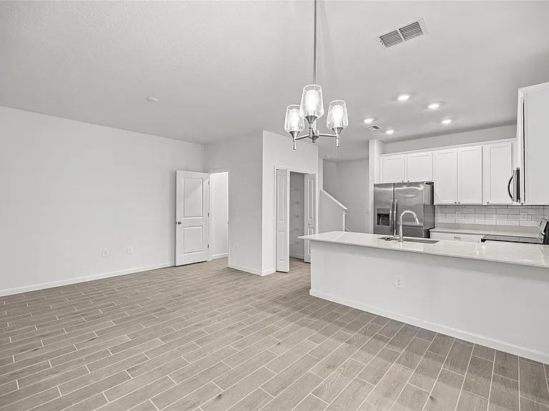 3644 SE 37th Ct — Photo 3