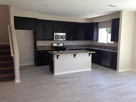 3rd image of 905 S Belterra Way