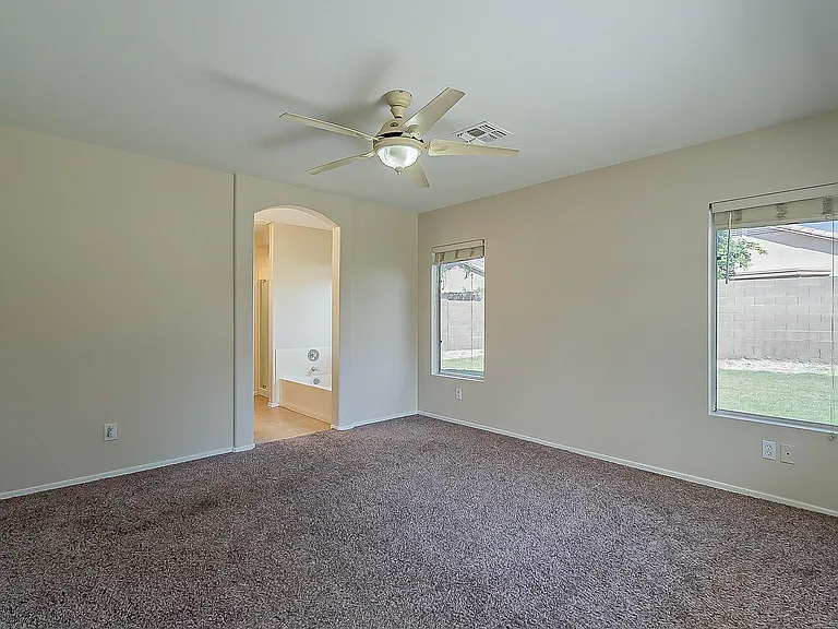 718 W Baylor Ln — Photo 24