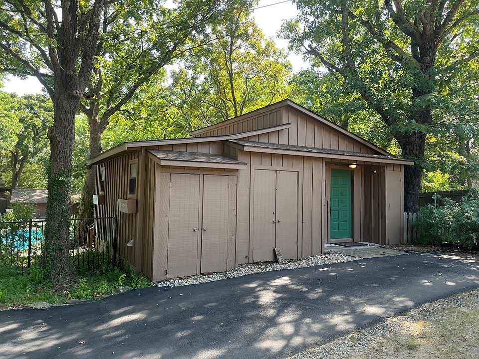 1st image of 111 1/2 Acker Dr
