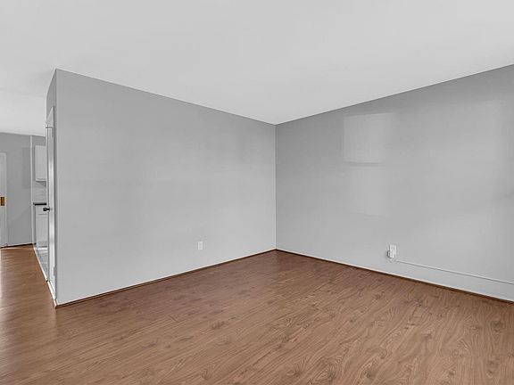 5th image of 10537 Castle Dr
