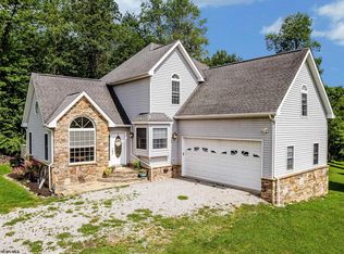 393 Auburn Hills Dr, Bruceton Mills, WV 26525
