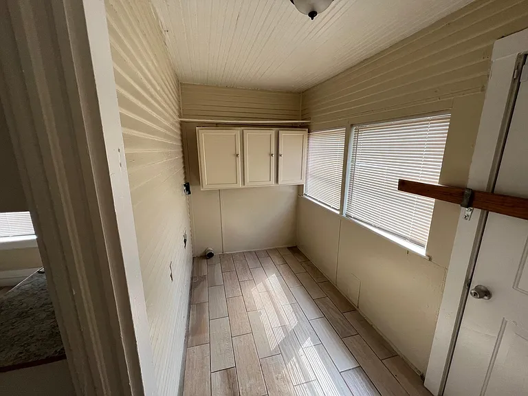 2710 Lenway St — Photo 7