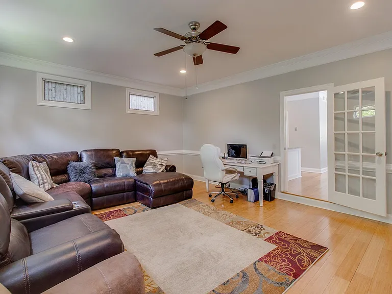 1029 Maxcy St — Photo 7