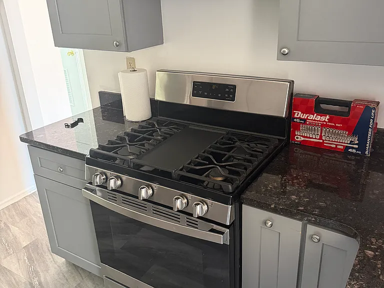 14 Saffron Dr — Photo 1
