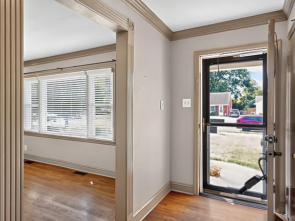 4th image of 653 Cardinal Ln