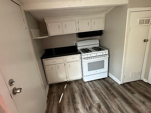 4th image of 3448 Coleman Ave