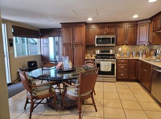 555 Matagual Dr, Vista, CA 92081