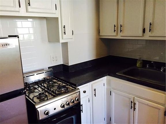 3rd image of 244 W 20th St APT 3F