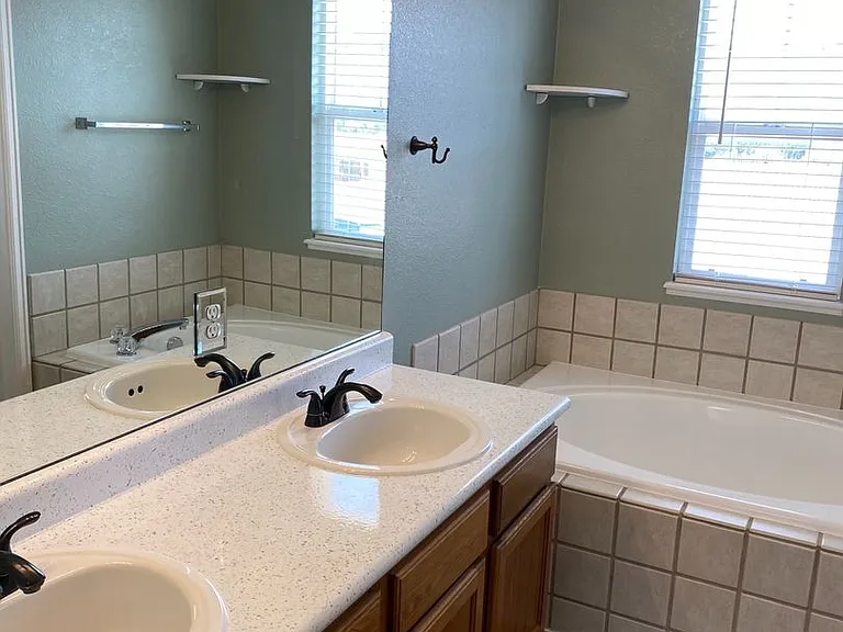 14215 White Peak Dr — Photo 5
