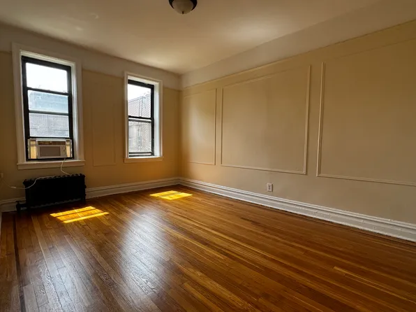 42-37 Union St #52D, Flushing, NY 11355