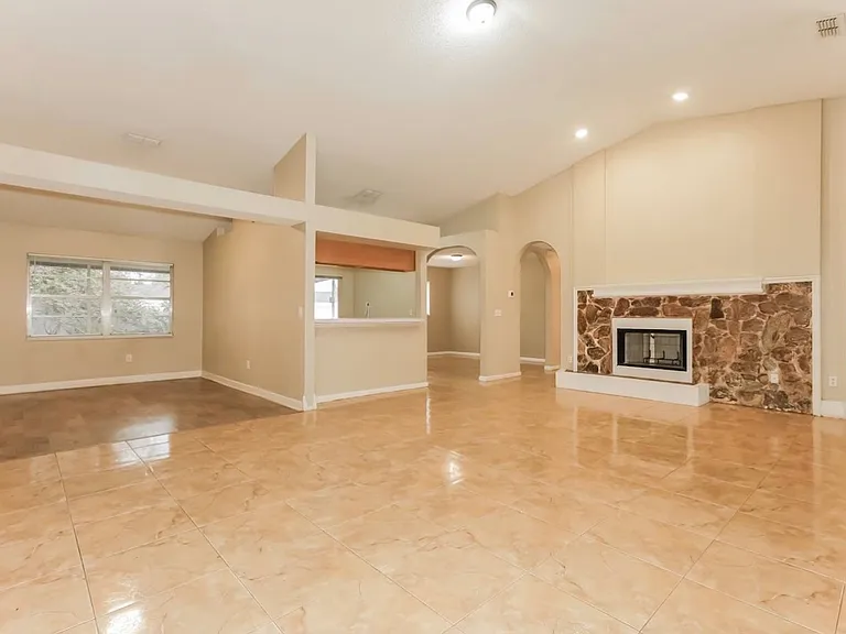 1001 Pinehaven Ct — Photo 6
