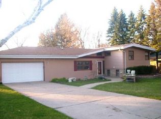 2010 Bradley Rd, Rockford, IL 61107