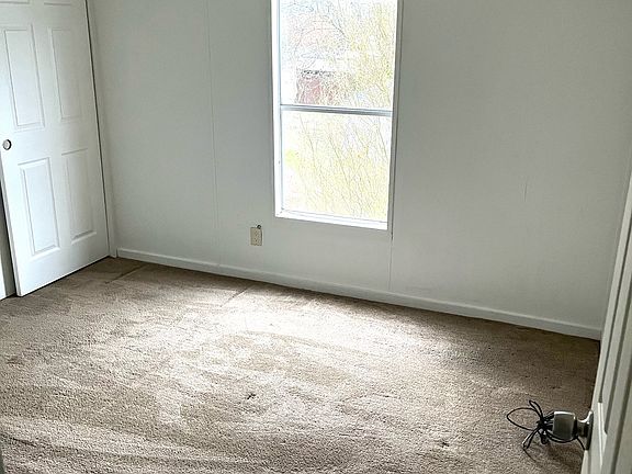 5th image of 706 Solar Ln