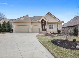 26813 W Shadow Cir, Olathe, KS 66061