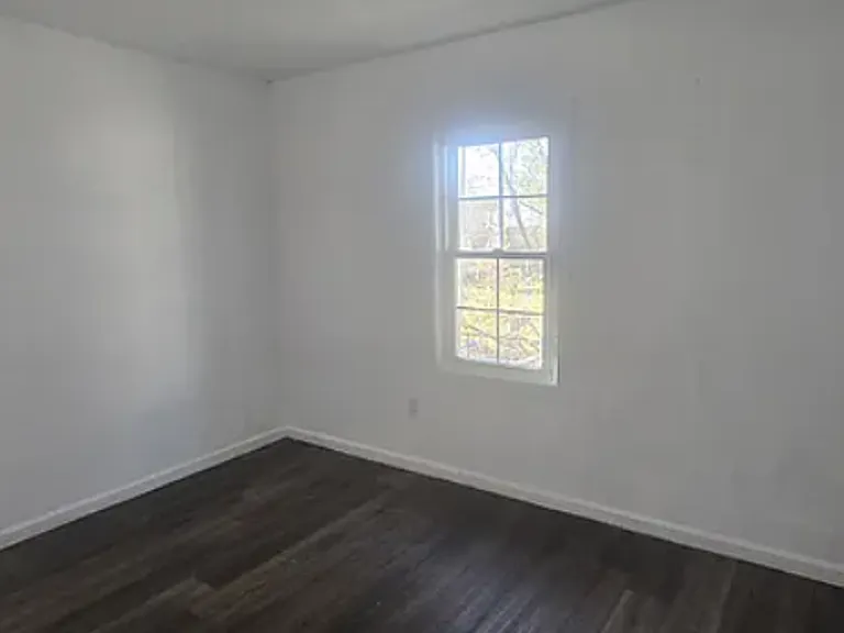 1834 E Monroe St — Photo 8