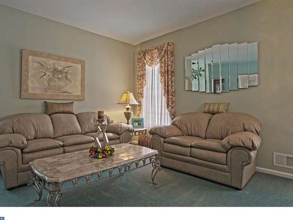 3rd image of 87 Honeyflower Dr