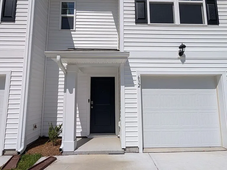 632 Golden Resin Rd — Photo 2