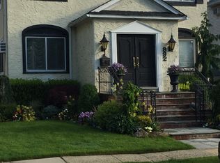 892 Cambridge Rd, Woodmere, NY 11598