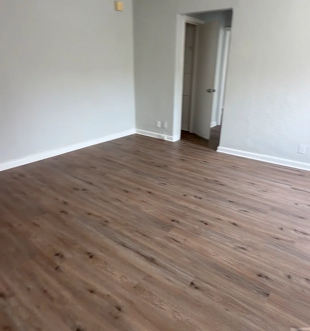 1 bed, 1200 sqft, $1,300 — Photo 3