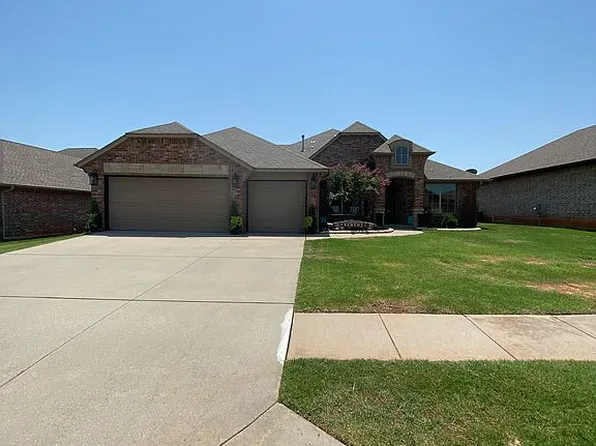 2608 SE 39th St, Moore, OK 73160