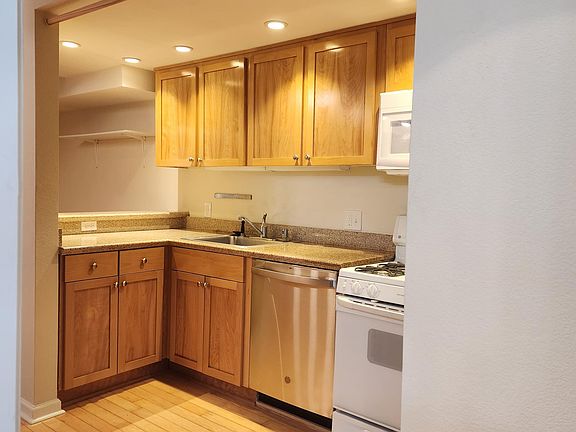 5th image of 1880 Steiner St APT 109