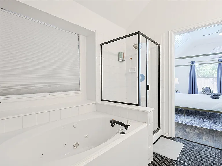 2402 Blue Holly Dr — Photo 19