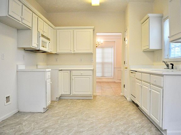 5th image of 44 Rosemary Pl