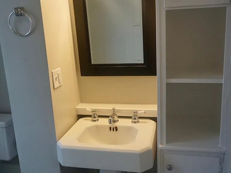678A Maplewood Ave — Photo 15