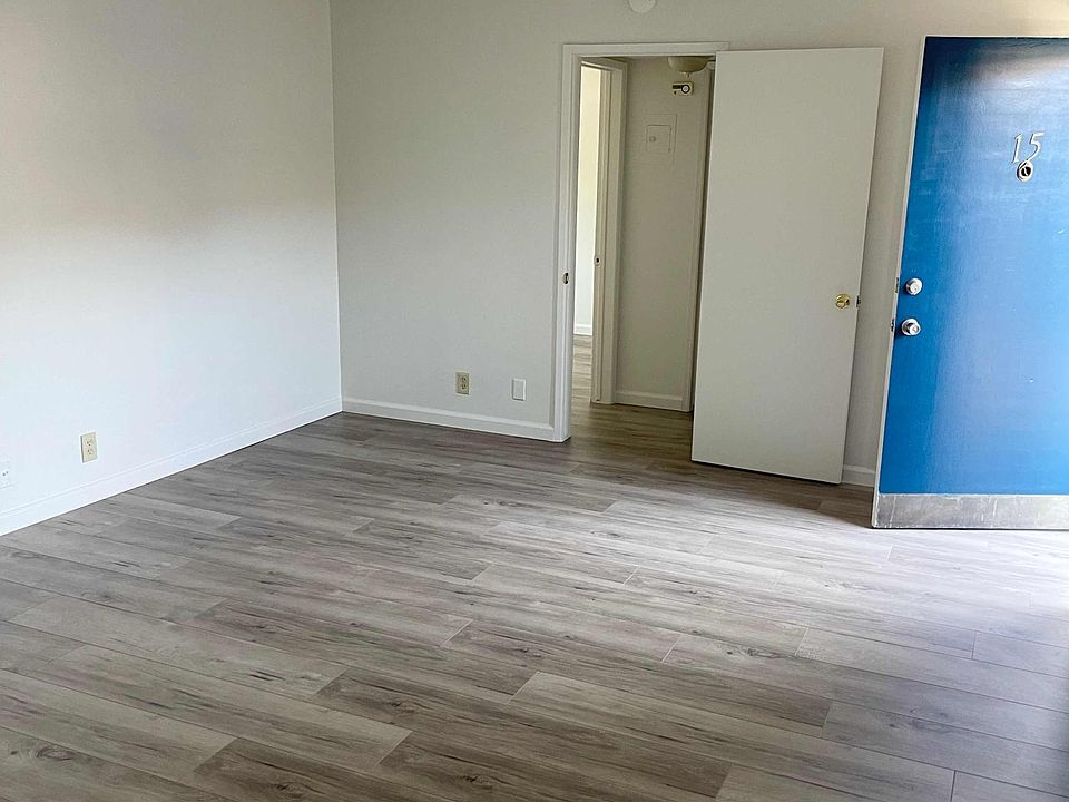 1st image of 1115 Highland Oaks Dr APT 15