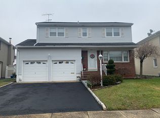 831 Inwood Rd, Union, NJ 07083