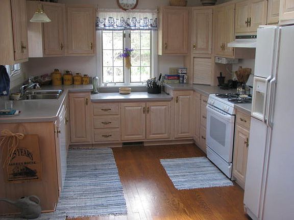 3rd image of 275 Grandview Ave