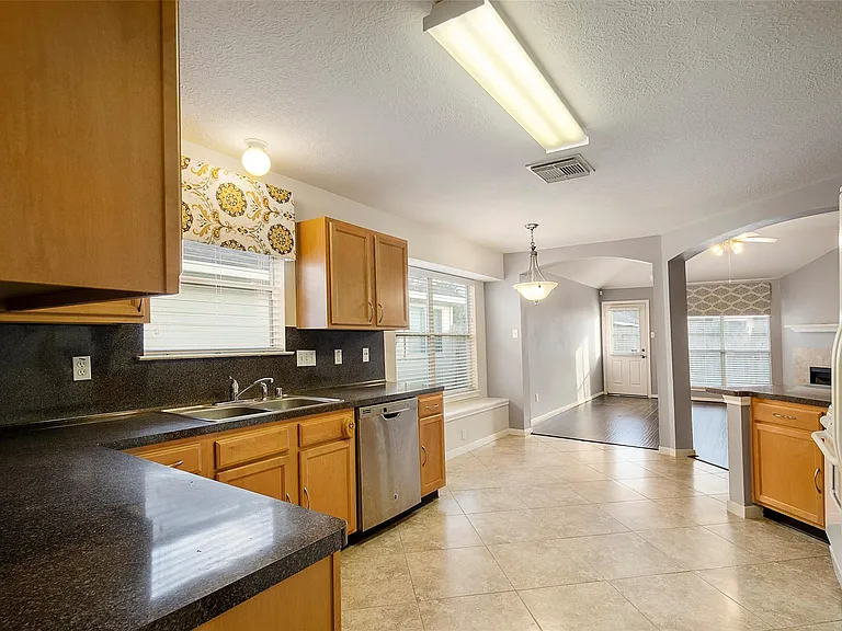 15423 Brock Creek Way — Photo 6