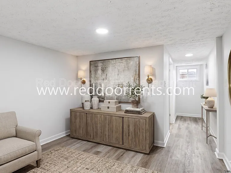 389 N Main St #F — Photo 3