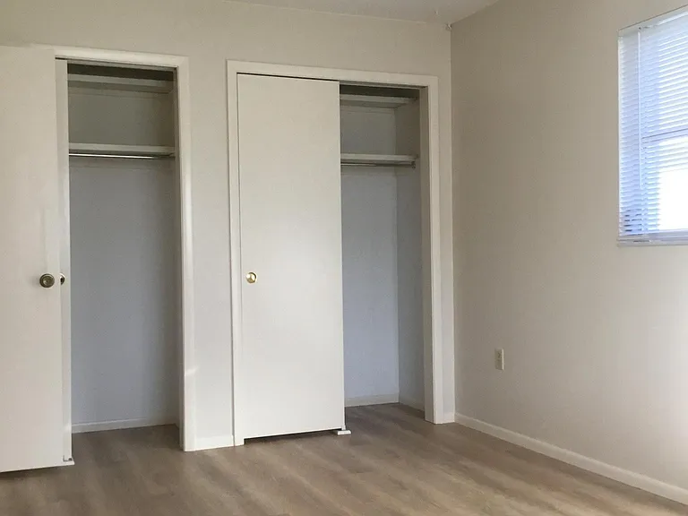 4518 Linwood St — Photo 16