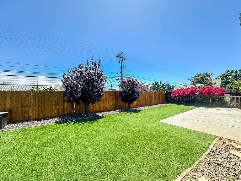 1117 Iris Ave — Photo 17