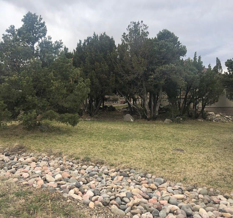 2nd image of 211 Corundum Rd