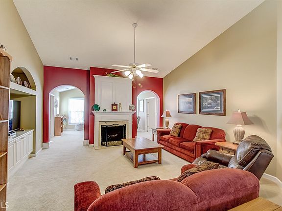 3rd image of 1360 Creek Pointe Cir