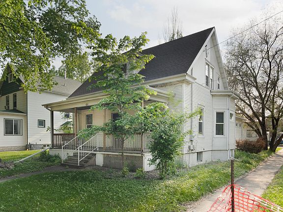 3rd image of 824 9th St N