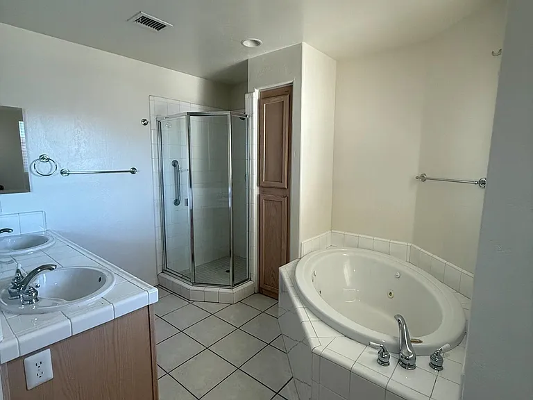 4301 N 21st St #60 — Photo 10