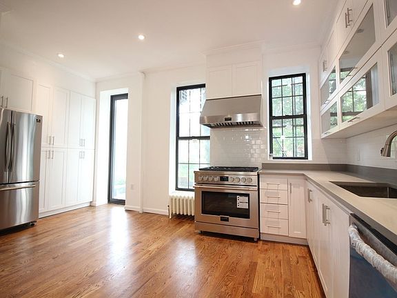 4th image of 207 Van Buren St #1A