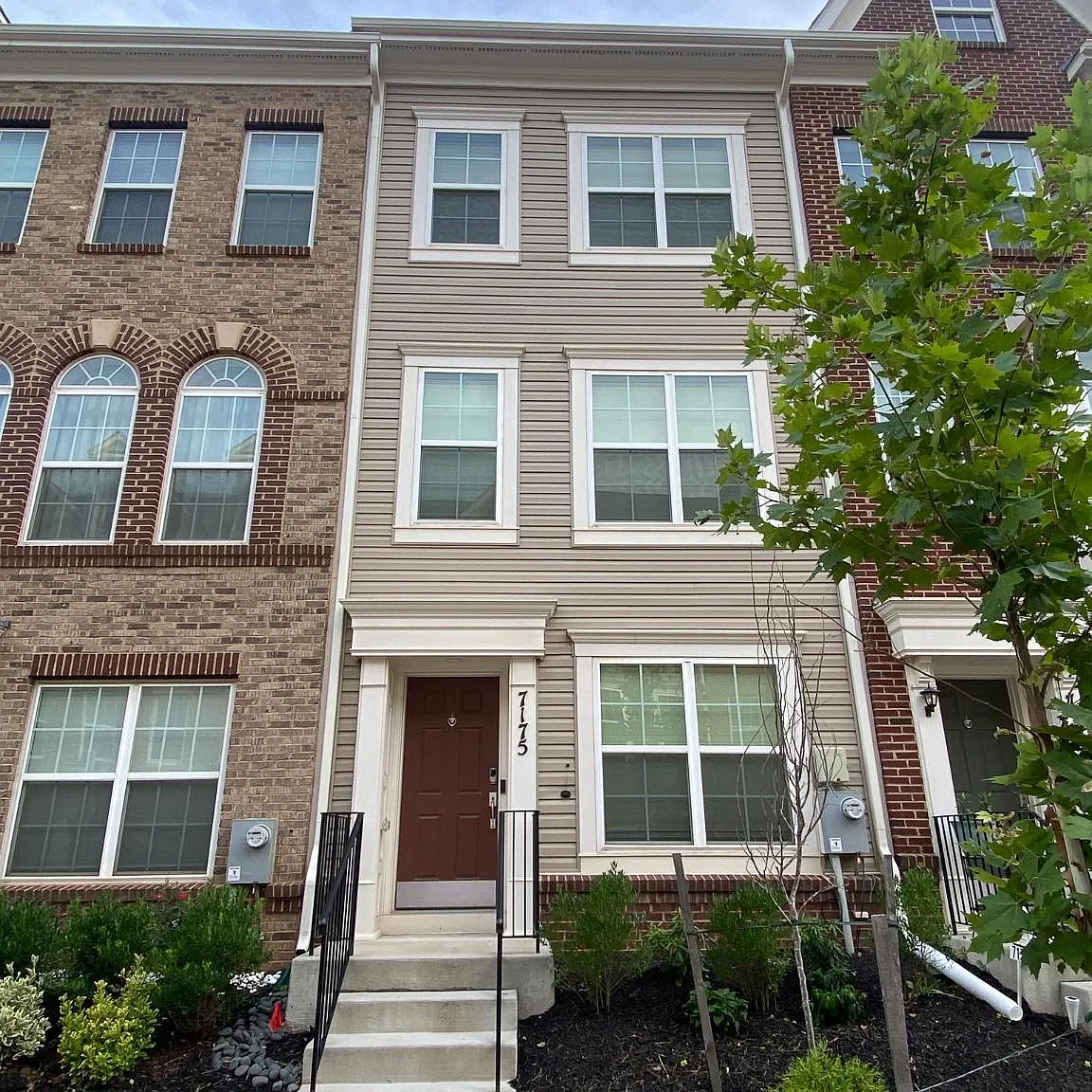 3 bed, 3.5 bath, 1280 sqft, $2,900 — Photo 1